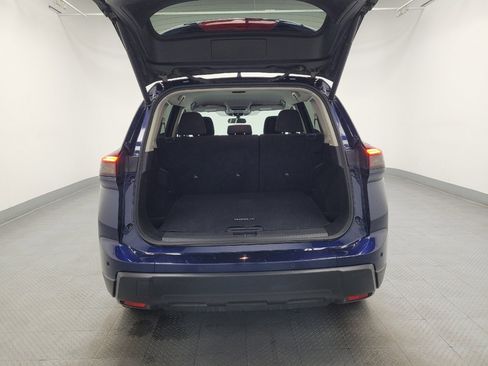 Used 2024 Nissan Rogue SV image 29