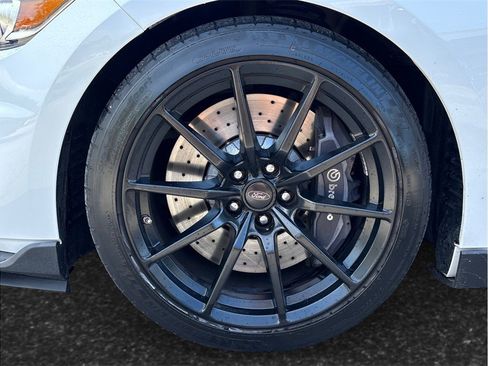 Used 2016 Ford Mustang Shelby GT350 w/ Technology Package RWD image 12