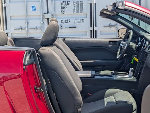 Used 2005 Ford Mustang Deluxe image 13