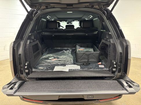 New 2026 Land Rover Range Rover Long Wheelbase SE AWD/4WD image 45