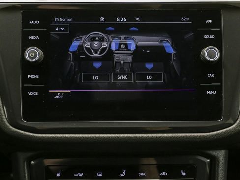 Certified 2024 Volkswagen Tiguan SE R-Line AWD/4WD image 33
