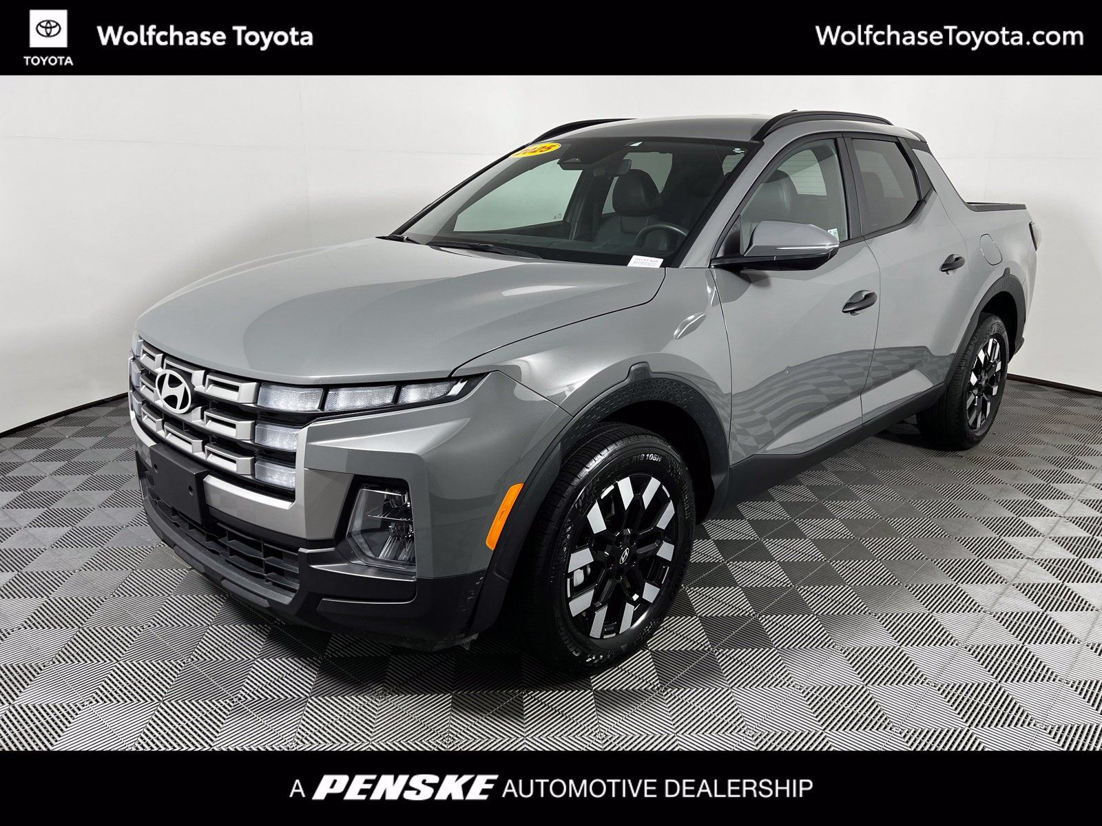 Used 2025 Hyundai Santa Cruz SEL FWD image 1