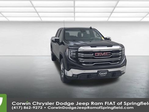 Used 2022 GMC Sierra 1500 SLT w/ SLT Convenience Package image 4