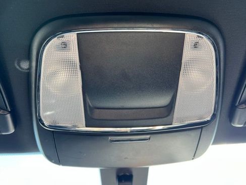 Used 2022 Dodge Charger SXT w/ Blacktop Package image 19