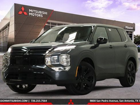 New 2026 Mitsubishi Outlander LE FWD image 1