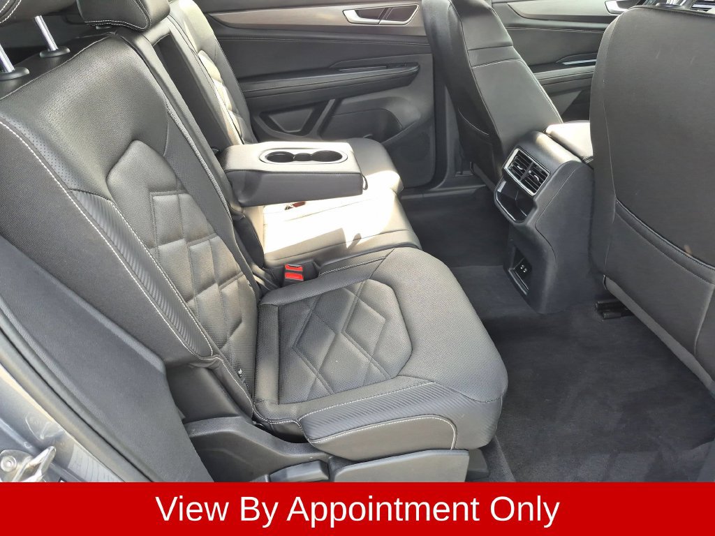 Used 2025 Volkswagen Atlas Cross Sport SE FWD image 29