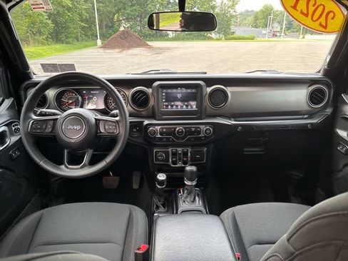 Used 2021 Jeep Wrangler Unlimited Sport image 23