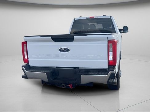 Used 2024 Ford F350 XLT w/ FX4 Off-Road Package image 17