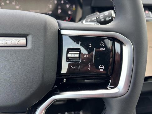 Used 2025 Land Rover Discovery Sport Dynamic SE image 23