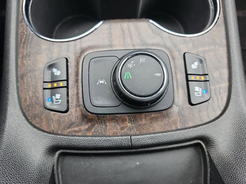 Certified 2023 GMC Acadia Denali w/ Denali Ultimate Package FWD image 20