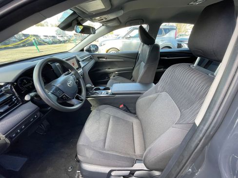 Used 2025 Toyota Camry LE image 25