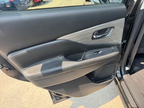 Used 2018 Nissan Murano S image 19