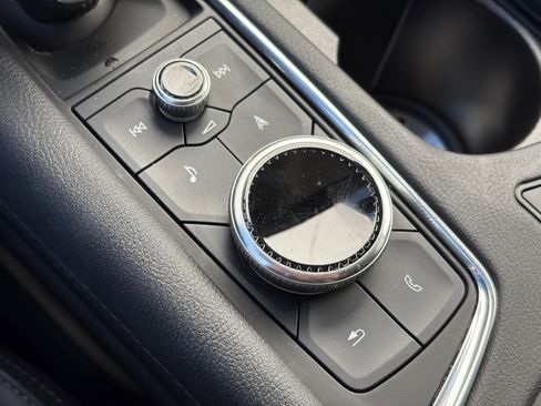 Certified 2025 Cadillac XT6 Premium Luxury image 29