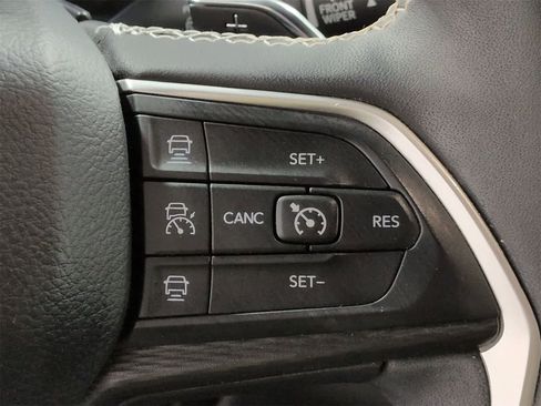 Certified 2023 Jeep Grand Cherokee Altitude image 24