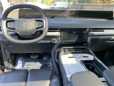 Used 2025 Lincoln Navigator L Reserve AWD/4WD image 21