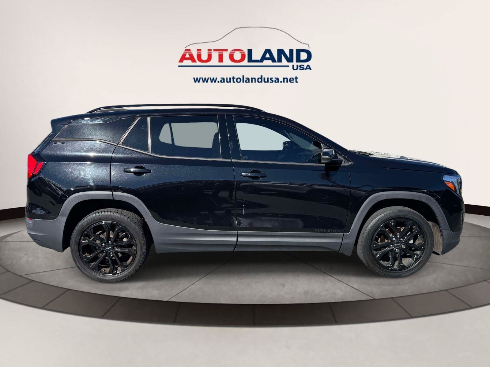 Used 2019 GMC Terrain SLE w/ Driver Convenience Package AWD/4WD image 3