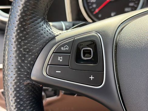Used 2017 Mercedes-Benz E 300 image 25