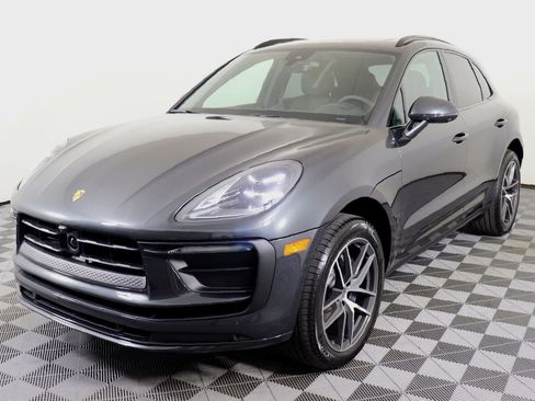 Used 2025 Porsche Macan image 1