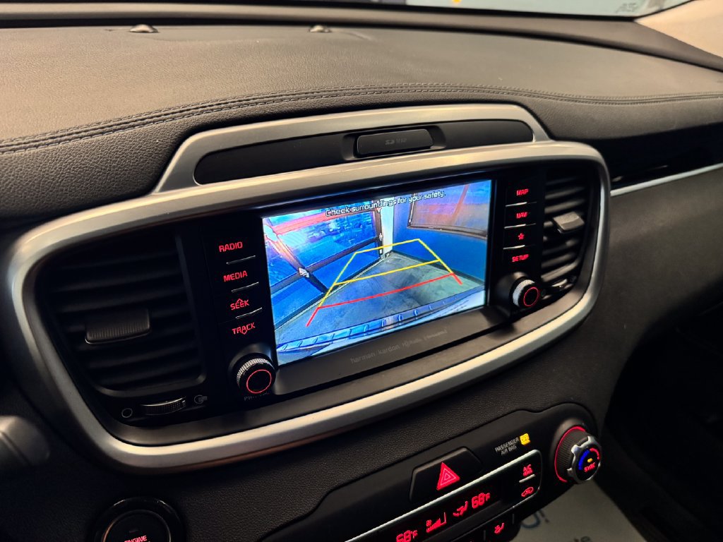 Used 2019 Kia Sorento SX AWD/4WD image 14