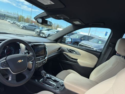 Used 2023 Chevrolet Traverse LT AWD/4WD image 27