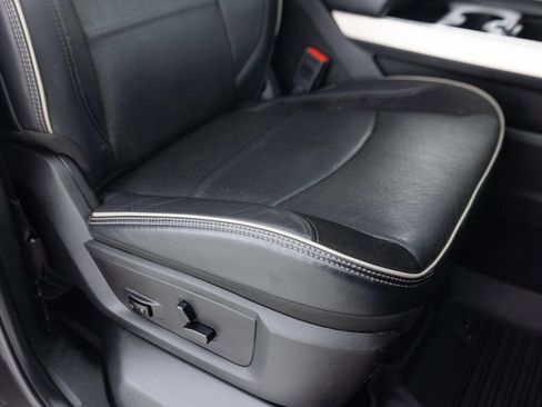 Used 2019 RAM 2500 Laramie w/ Night Edition AWD/4WD image 32
