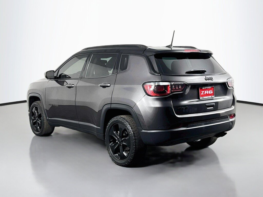 Used 2019 Jeep Compass Latitude AWD/4WD image 3