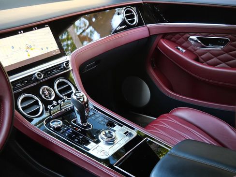 Used 2024 Bentley Continental GT Azure AWD/4WD image 15