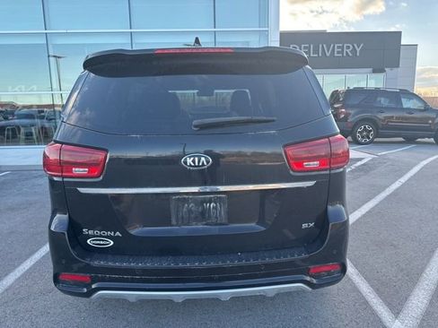 Used 2019 Kia Sedona SX image 4