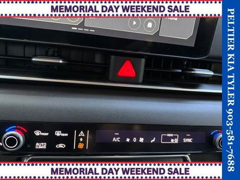 Used 2025 Kia Carnival EX FWD image 20