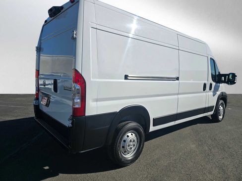 Used 2023 RAM ProMaster 2500 image 3