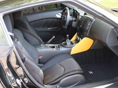 Used 2019 Nissan 370Z Coupe w/ Z34 Heritage Edition - Black image 13