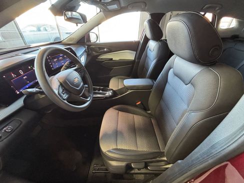 Used 2025 Chevrolet Trax LT image 26