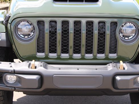 Used 2021 Jeep Wrangler Unlimited Rubicon w/ Xtreme Recon 35" Tire Package AWD/4WD image 6