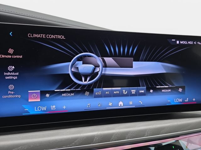 Certified 2026 BMW 740i xDrive AWD/4WD image 20