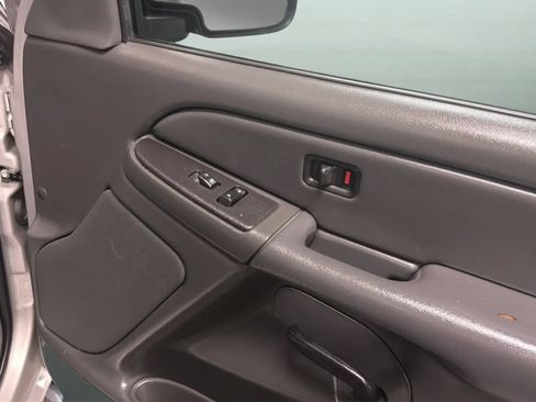 Used 2005 GMC Sierra 1500 SLE w/ Light Duty Power Package RWD image 16