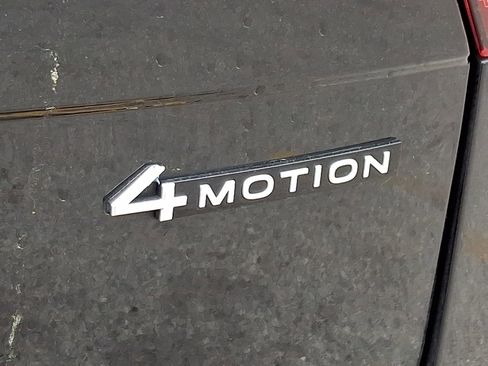 Used 2022 Volkswagen Tiguan SE AWD/4WD image 12