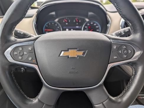 Used 2023 Chevrolet Traverse LT w/ LT Premium Package FWD image 22