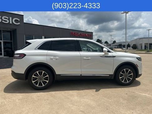 Used 2022 Lincoln Nautilus Reserve FWD image 17