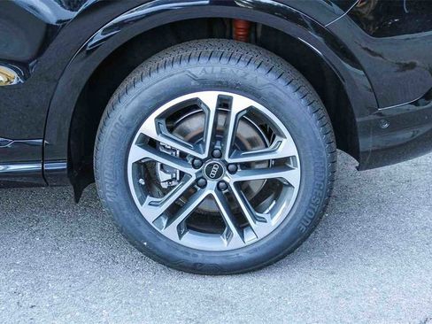 New 2025 Audi Q5 Premium image 10