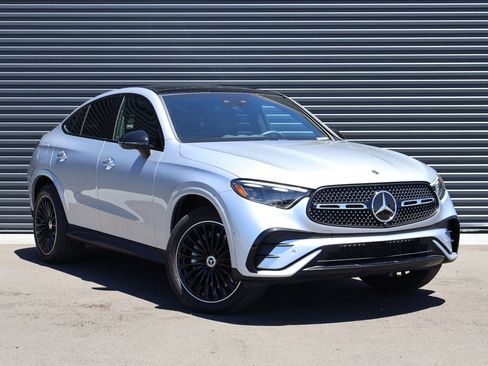 Used 2024 Mercedes-Benz GLC 300 4MATIC image 3