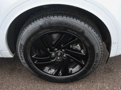 Used 2025 Land Rover Discovery Sport S image 14