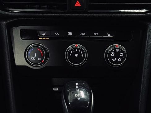 Used 2022 Volkswagen Taos SE w/ Driver Assistance Package AWD/4WD image 29