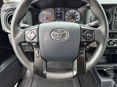 Used 2018 Toyota Tacoma SR AWD/4WD image 22