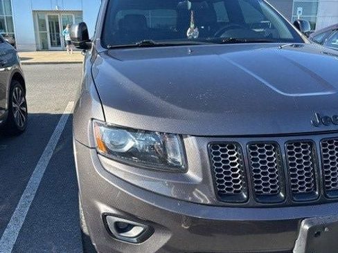 Used 2015 Jeep Grand Cherokee Altitude AWD/4WD image 5