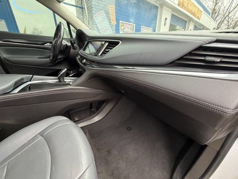 Used 2020 Buick Enclave Essence AWD/4WD image 47