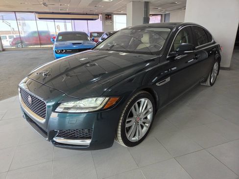 Used 2016 Jaguar XF Prestige image 3
