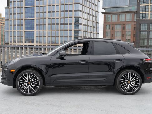 Certified 2026 Porsche Macan AWD/4WD image 2