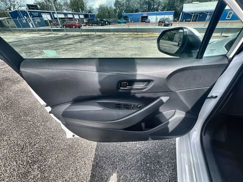 Used 2025 Toyota Corolla LE image 20