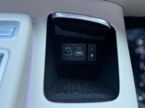 Used 2022 Genesis GV70 2.5T w/ Advanced Package image 29