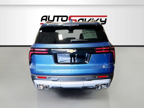 Used 2026 Chevrolet Traverse LT w/ Driver Confidence Package AWD/4WD image 6